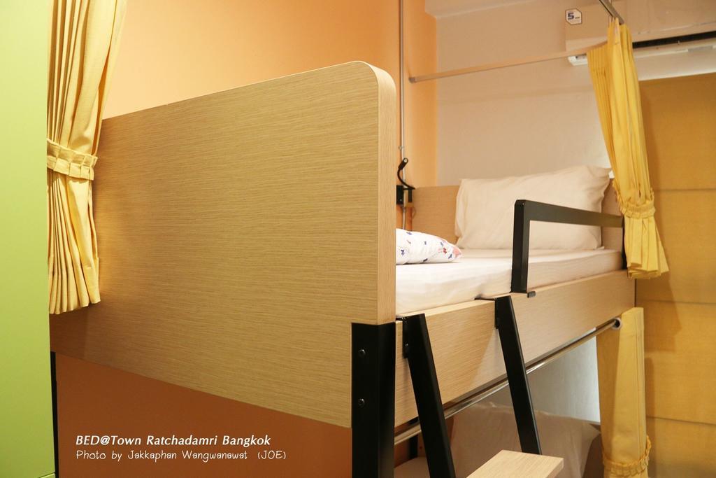 Bed@Town Hostel Bangkok Exterior photo
