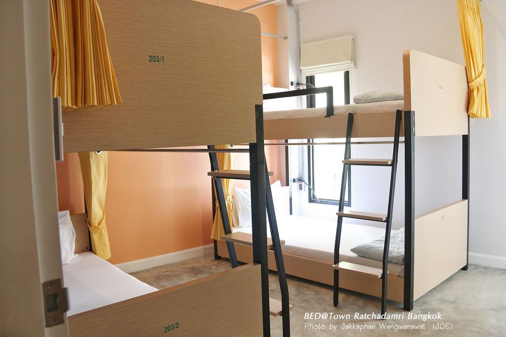 Bed@Town Hostel Bangkok Exterior photo